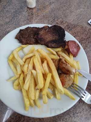 Gulla's Bar E Restaurante