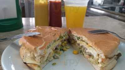 Gulla's Bar E Restaurante