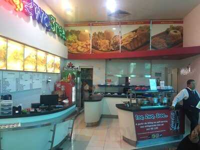 One Two Three Lanches