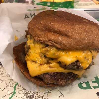 Cabana Burger Villa Lobos