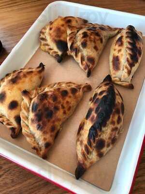 La Guapa Empanadas Artesanais E Café - Berrini