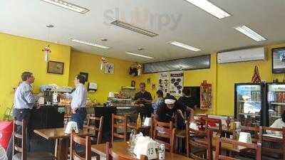 Dguste Cafe E Salada