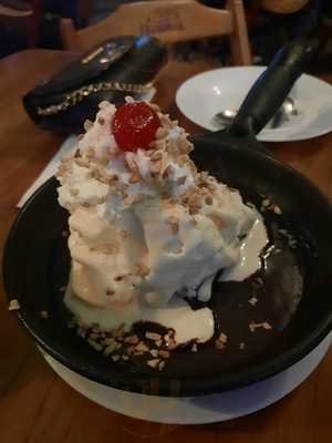 Clandestino Burger & Bar