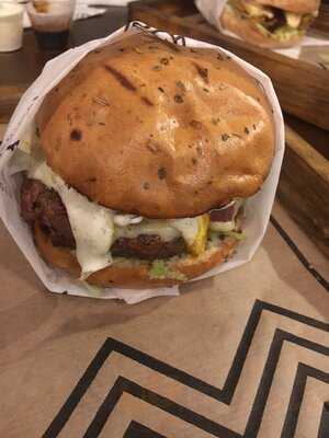 Deu Fome Handmade Burguer
