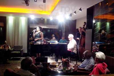 Grand Prix Piano Bar