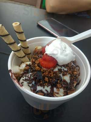 Jah Do Acai / Penguins