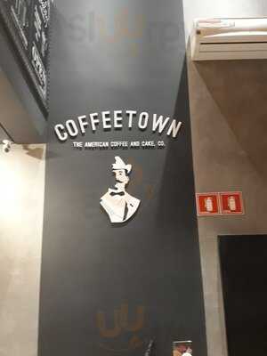Coffeetown Tauapé - The American Coffee And Cake, Co