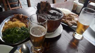 Cafe Champagne Bar E Restaurante