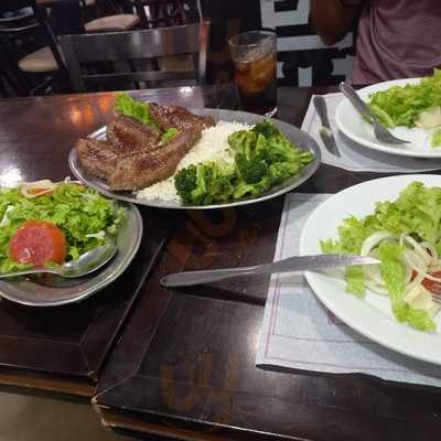 Cafe Champagne Bar E Restaurante