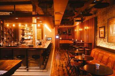 Periquita & Gin Club