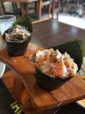 Shinjiru Sushi Bar