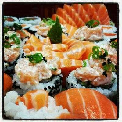 Taste And Temaki Sushi Bar E Lounge