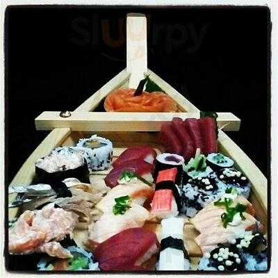 Taste And Temaki Sushi Bar E Lounge