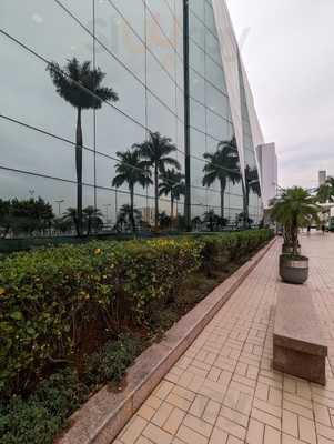 Preto E Branco Pasta E Grill