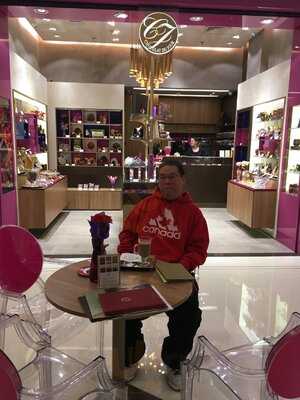 Starbucks Coffee Bourbon Shopping