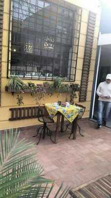 Santa Clara Caffé E Bistrô