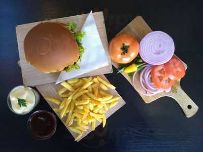 Moncloa Acai & Saude