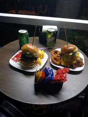 Agutoli's Acai Burger