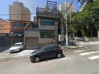 Garage V8 Food Station