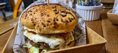 Santa Caldeira Beer E Burger