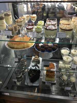 Lola Cafe & Restaurante