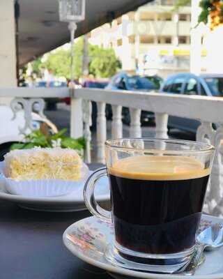 Brigadeiria & Algo Mais