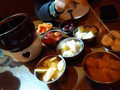 Maximilia Fondue & A La Carte