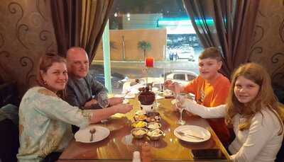 Maximilia Fondue & A La Carte