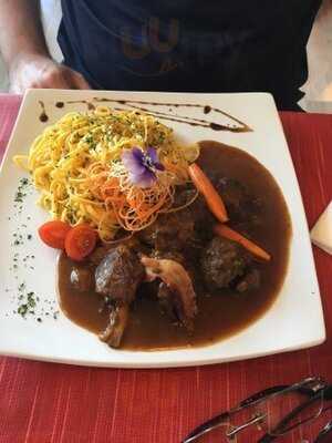 Petit Cannelé Bistro