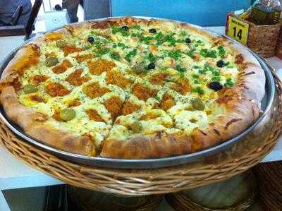 Della Nonna Pizzaria E Rotisseria