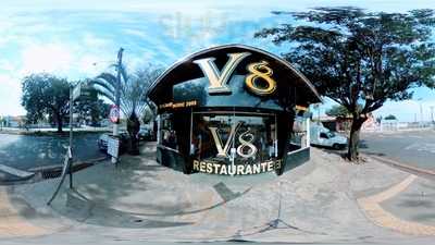 V 8