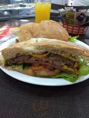 La Bella Dos Trilhos