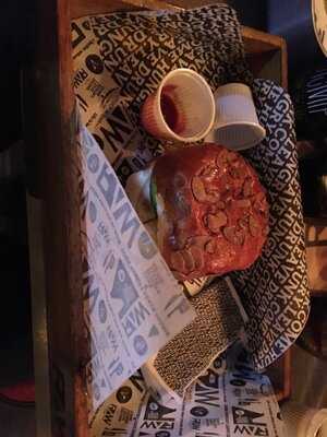 Veggie Raw Burger N Bar