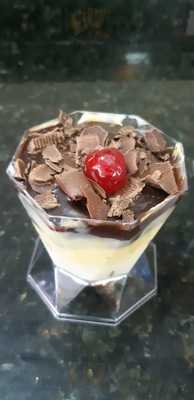 Caroline Paes E Doces