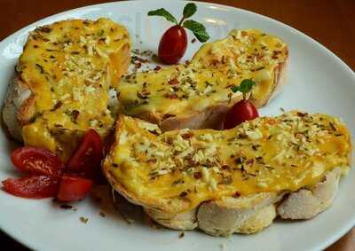 Iluminura Cafeteria E Livraria