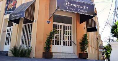 Iluminura Cafeteria E Livraria