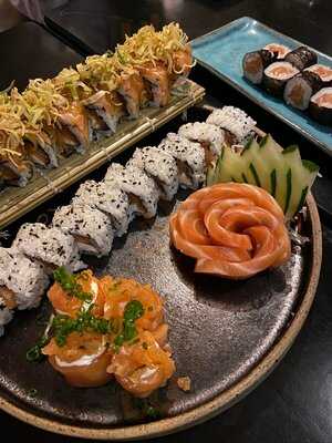 360 Sushi Lounge