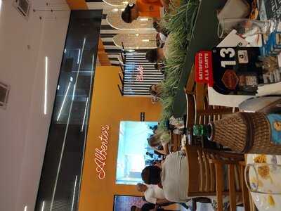 Alberto's Restaurante E Pizzaria