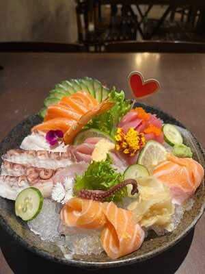 Pantai Sushi E Culinária Asiática