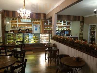 Confeitaria Akitutes