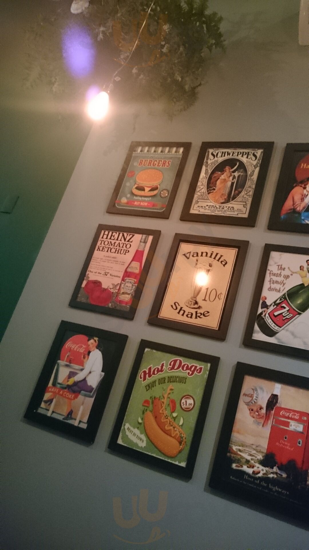 Don Burger Lounge