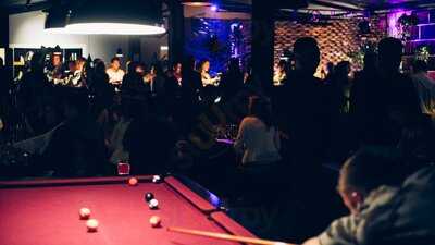 Rock'n Play Lounge Bar