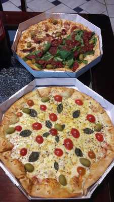 Macale Pizzas