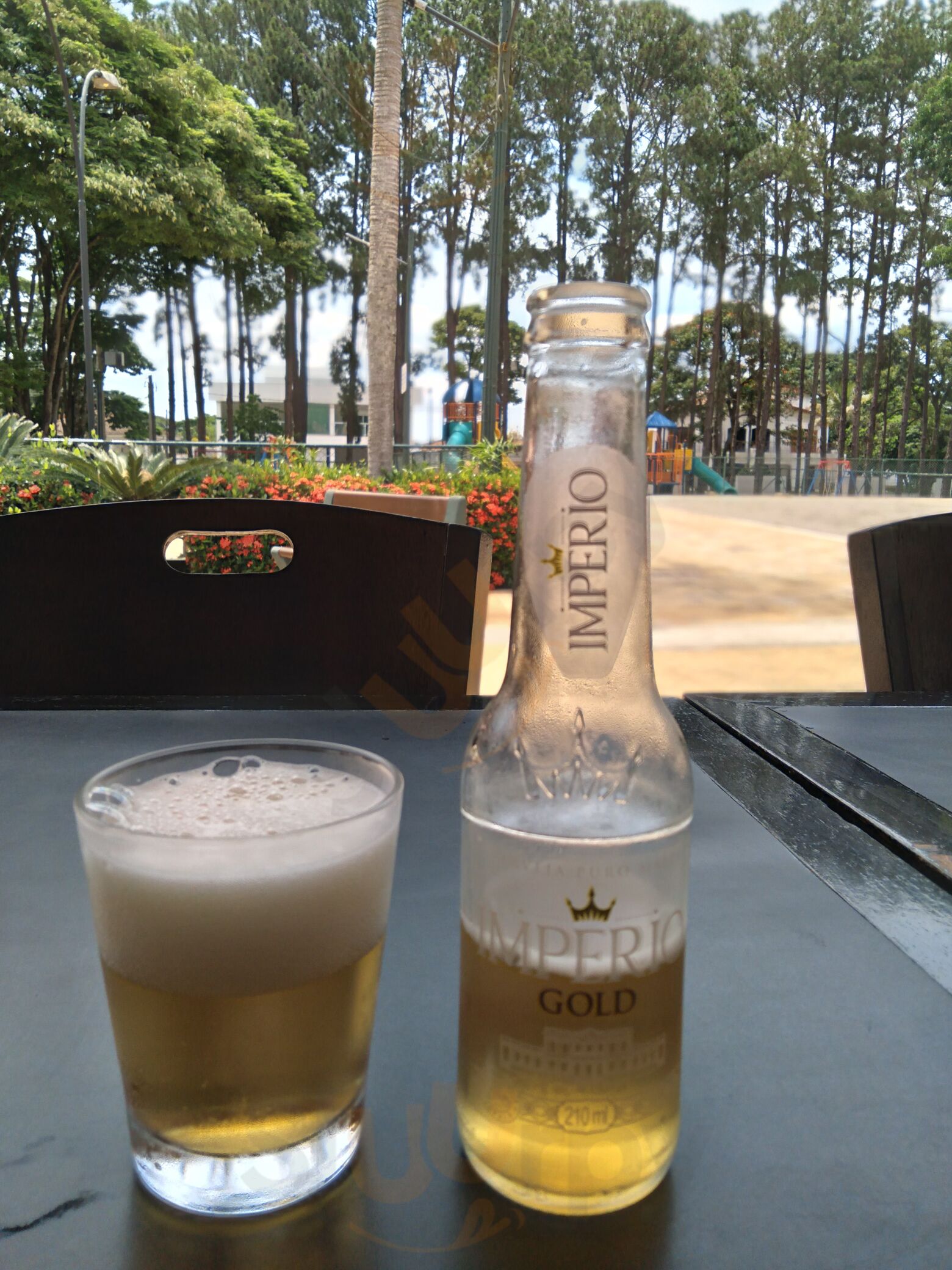 Colinas Bar