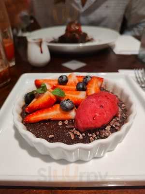 Lil - Lunch Music Bar.