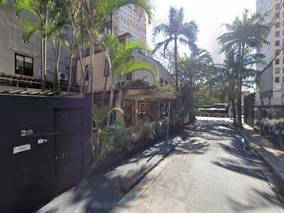 Lil - Lunch Music Bar.