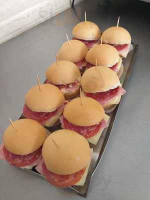 Padaria E Confeitaria Pingo De Ouro