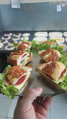 Padaria E Confeitaria Pingo De Ouro