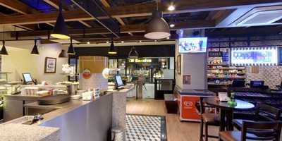 Santa Etienne - West Plaza