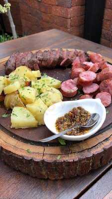 Upper - Bbq & Roof & Drinks